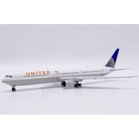 B767-400ER United Airlines "Denver Broncos" N76064 LH4367