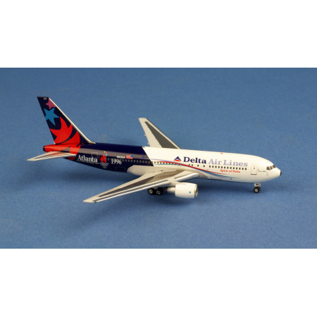B767-200 Delta Airlines "Atlanta 1996" N102DA AC419580
